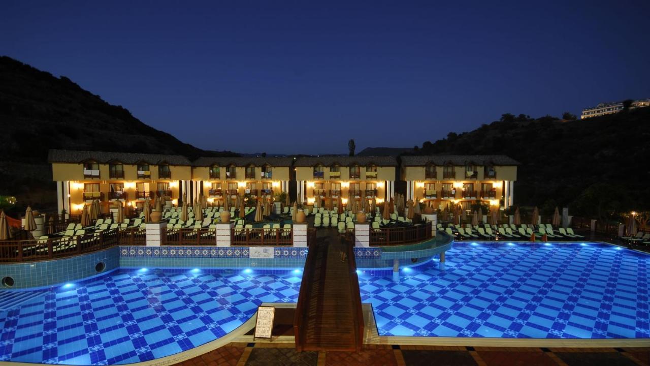 Noxinn Club Hotel Konaklı Exteriör bild