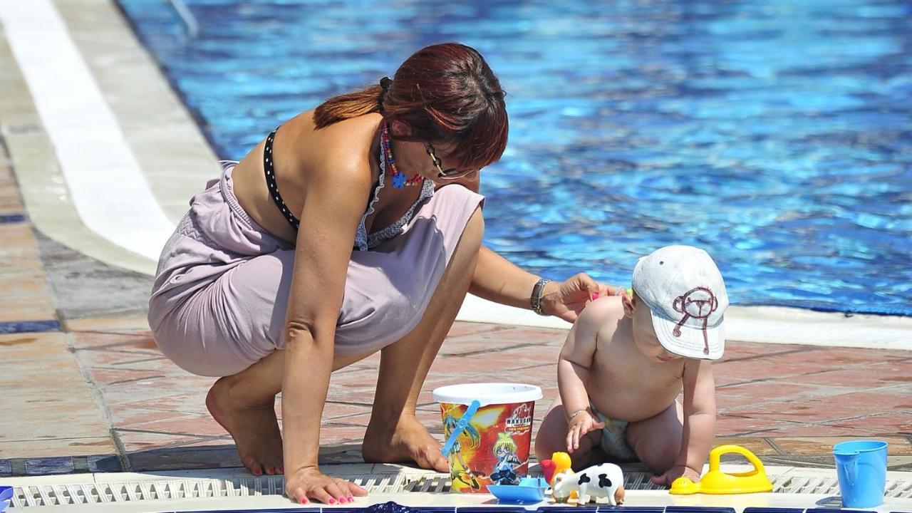 Noxinn Club Hotel Konaklı Exteriör bild