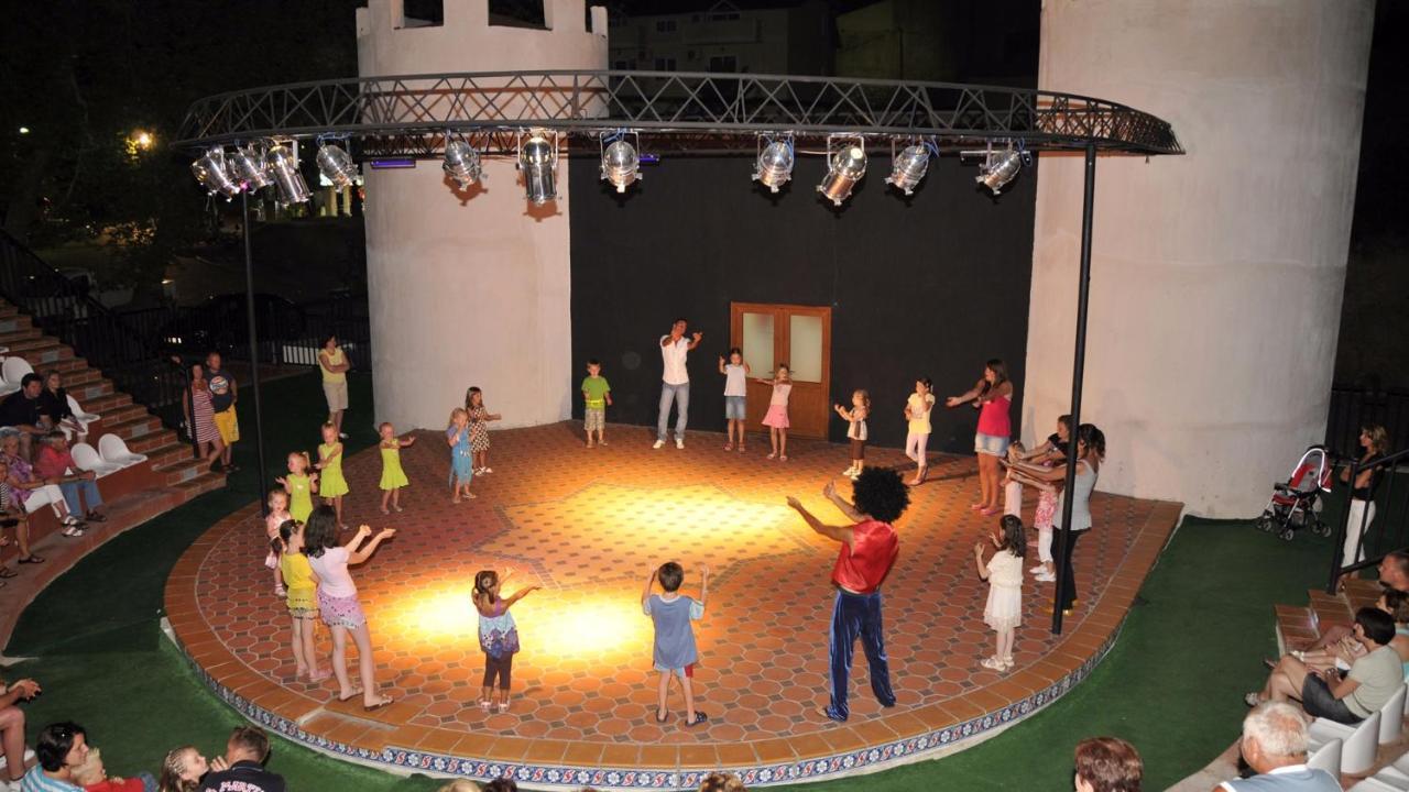 Noxinn Club Hotel Konaklı Exteriör bild